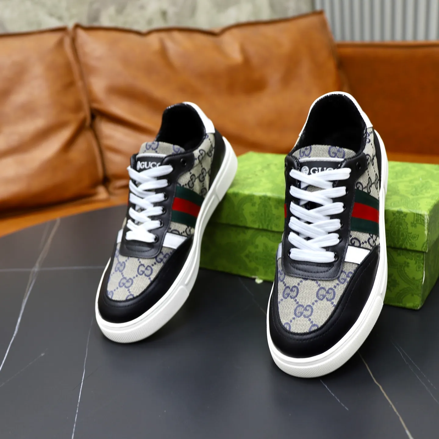 Ex-factory price: 420💰🙅‍♂️🙅‍♂️🙅‍♂️ Brand: GUCCI Standard code: 38-44 (45 customized) Grade: Same as the official website Material: Original leather splicing Comfortable and breathable sheepskin lining Original wear-resistant outsole Style category: Men's fashionable casual shoes Running sneakers Distinguished luxury brand elements Top luxury Color: actual picture color